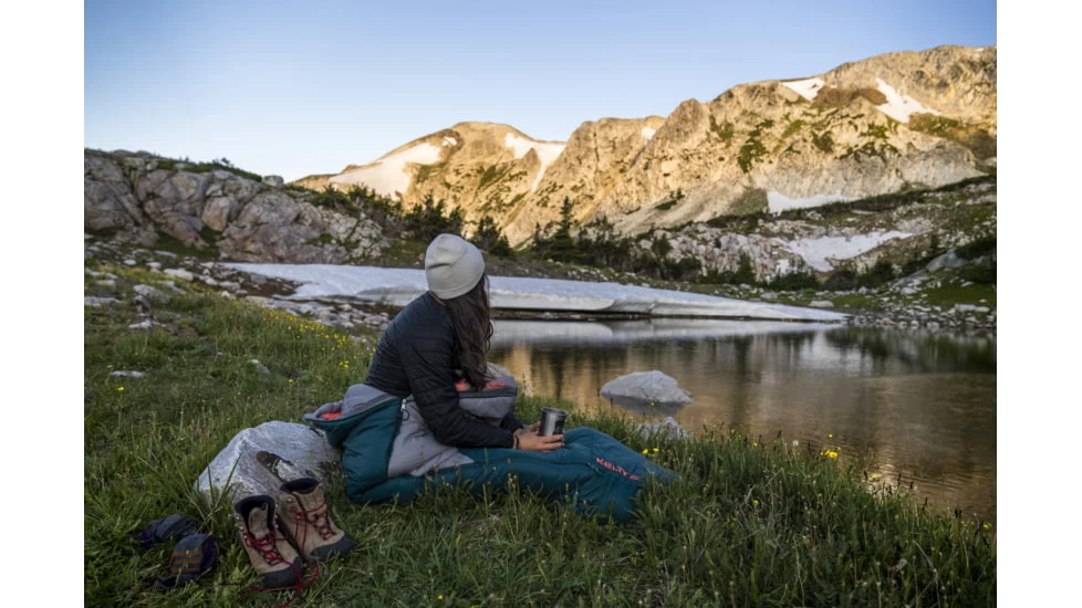 Kelty Cosmic Synthetic 20 Deg Sleeping Bag - Women's 7 Kelty Cosmic Synthetic 20 Deg Sleeping Bag - Women's - Image 5